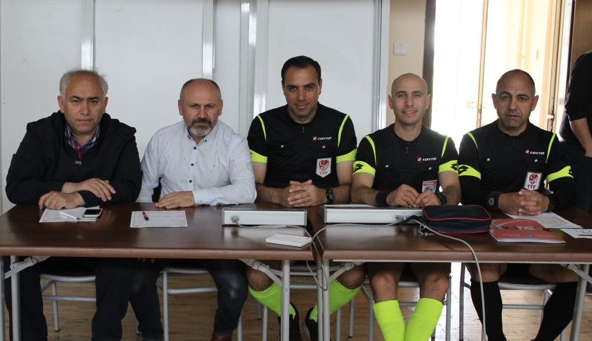 ÜNİLİG Futsal Müsabakaları Devam Ediyor